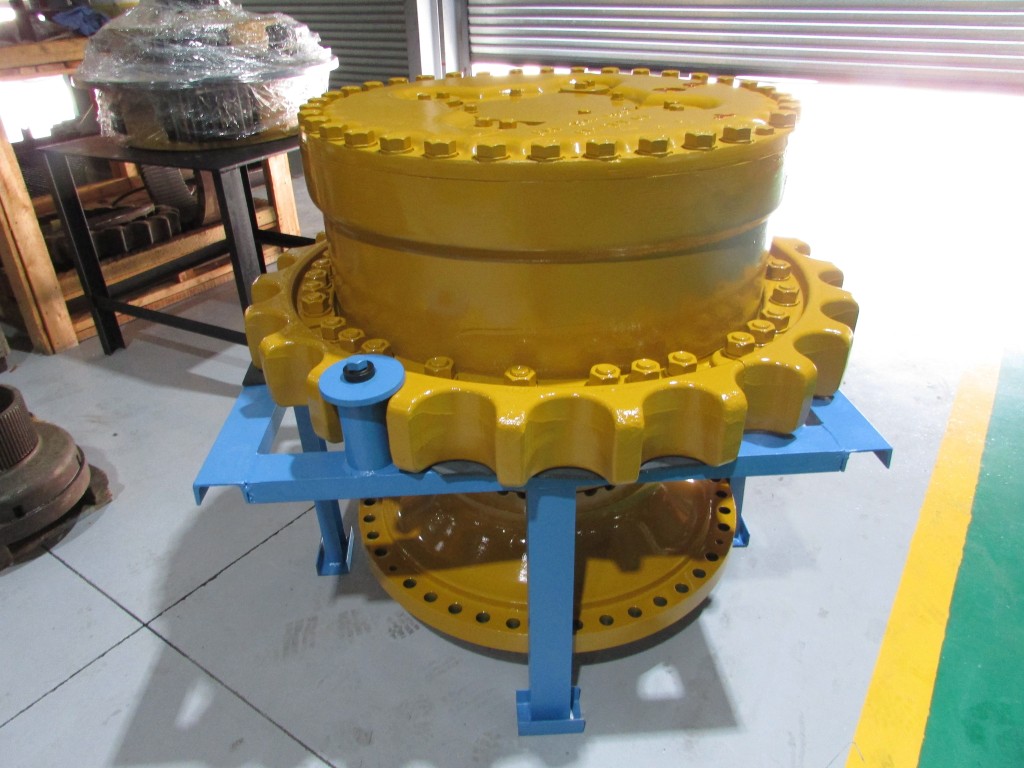 CAT D11T Final drive
