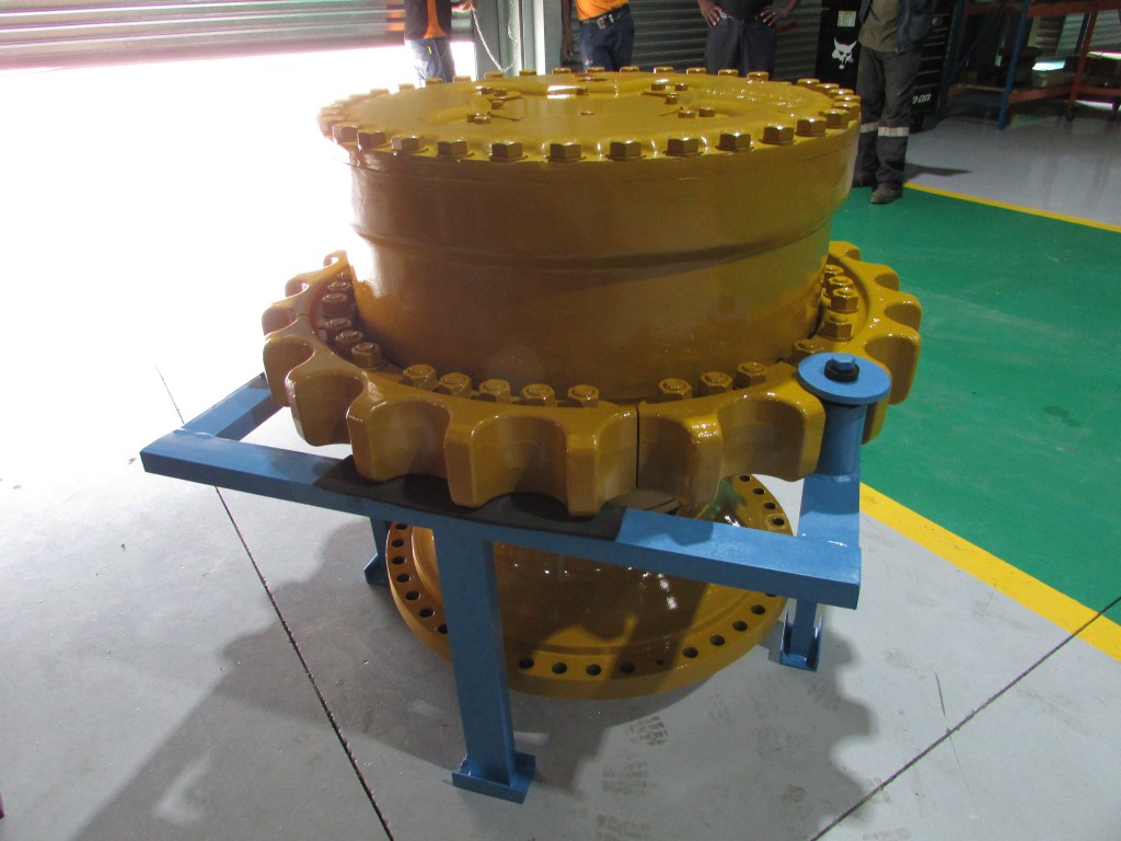 CAT D11T Final drive
