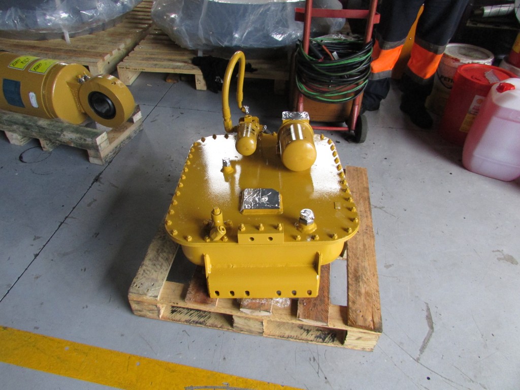 CAT 777D Steering Tank